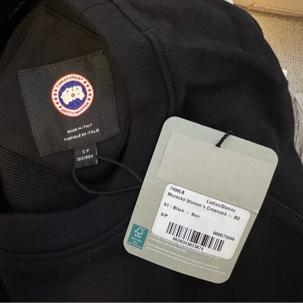 Canada Goose Black Crewneck Sweatshirt - Picture 5 of 5